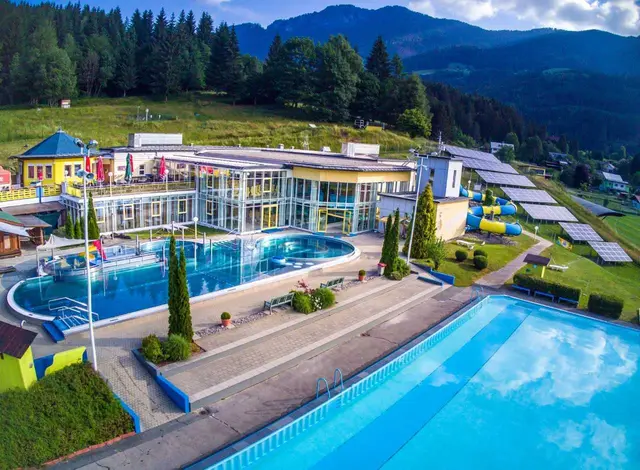 Das Freibad der Aquarena Kötschach hat bis Schulanfang geöffnet. | Foto: Gemeinde Kötschach-Mauthen