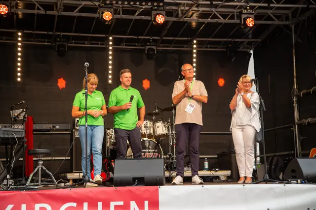 Astrid Steinkogler und Mario Brandt von der VKB mit Thomas Wimleitner und Maria Pachner | Foto: MeinBezirk/Constance Haslberger