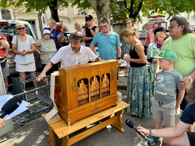 Oliver Maar brachte seine Drehorgel zum Klingen. | Foto: Markus Kahrer