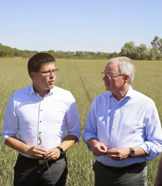 LK NÖ-Vizepräsident Lorenz Mayr und LH-Stv. Stephan Pernkopf. | Foto: Magdalena Gretsch