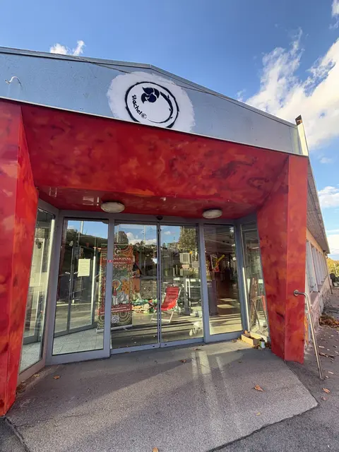 Jeden ersten Samstag im Monat finden offene Gesprächsrunde im Kunstfreiraum Neulengbach statt. | Foto: Lauren Fahrenberger / MeinBezirk