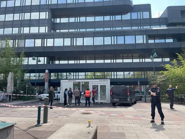 Am 15. April ging der Beschuldigte am Südbahnhofmarkt mit einer Axt auf einen Mann los und verletzte ihn schwer am Kopf. | Foto: Fotokerschi.at/Hauser