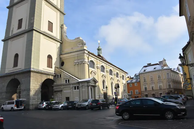 In der ersten Septemberwoche sollte rund um den Pfarrplatz Kirchtagsstimmung aufkommen. Nun gibt es doch keinen Kirchtag. | Foto: Polzer