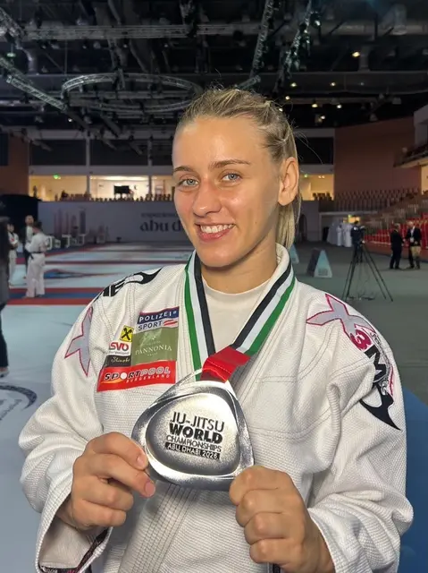 Zum dritten Mal sicherte sich Lisa Fuhrmann die Silbermedaille bei einer WM.  | Foto: zVg Fuhrmann