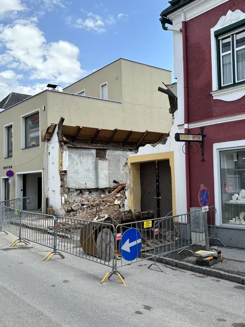 Laut Besitzer bestand akute Einsturzgefahr. | Foto: Bernhard Schabauer