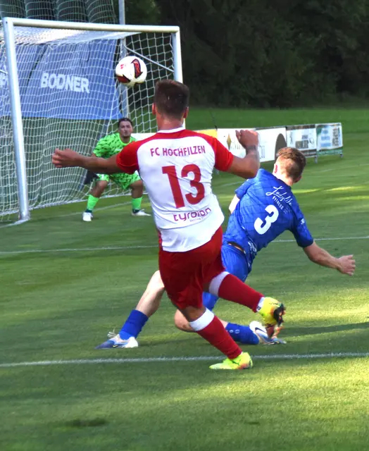 Eines von mehreren Bezirks-Derbys: Kirchdorf 1b vs. Hochfilzen (2:2). | Foto: Klaus Kogler