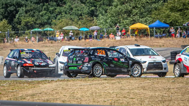 Harte Bandagen auch bei den Tourenwagen bis 2 Liter Hubraum. | Foto: Harald Lindtner
