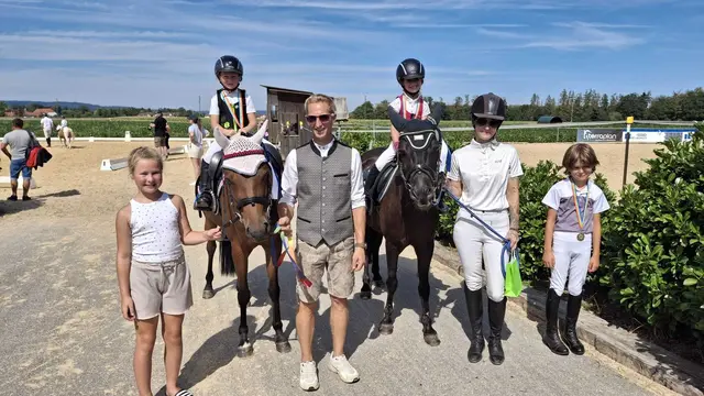  Der Nachwuchs des RC Hofinger sammelt erste Turniererfahrungen bei den Führzügel- und First-Ridden-Bewerben. | Foto: Horsepic.at by Brunnmayr