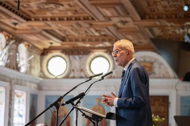 Bundespräsident Van der Bellen eröffnete die Festwochen im Schloss Ambras.  | Foto: © Birgit Pichler