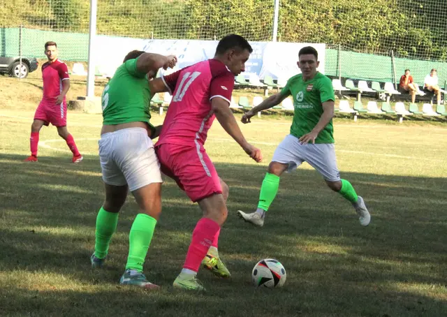 Ein leistungsgerechtes 0:0 Unentschieder erlebten 150 Fußballfans beim Meisterschaftsauftakt in Zuberbach gegen Ollersdorf. | Foto: Peter Seper