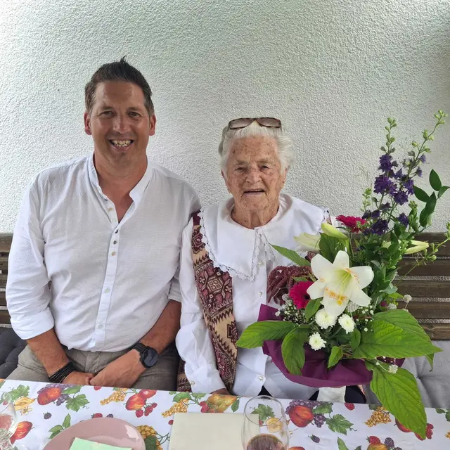 Auch Bürgermeister Mario Nocker kam zum Gratulieren vorbei 