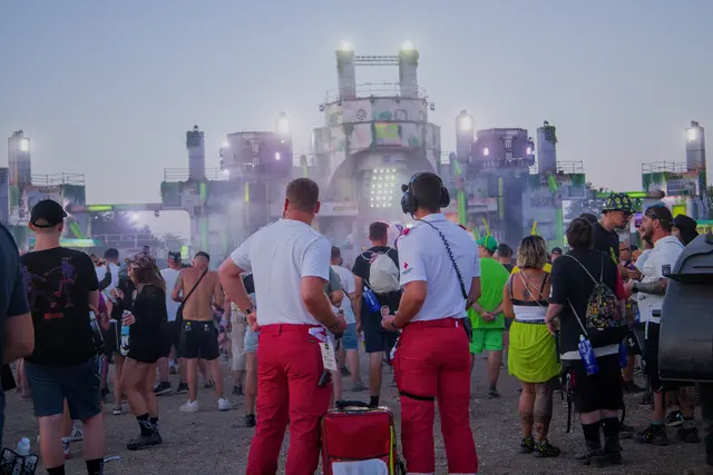 Die Einsatzkräfte Feuerwehr, Rotes Kreuz und Polizei waren beim Shutdown Festival vor Ort und sorgten für die Sicherheit der Besucher. | Foto: FF Zwentendorf