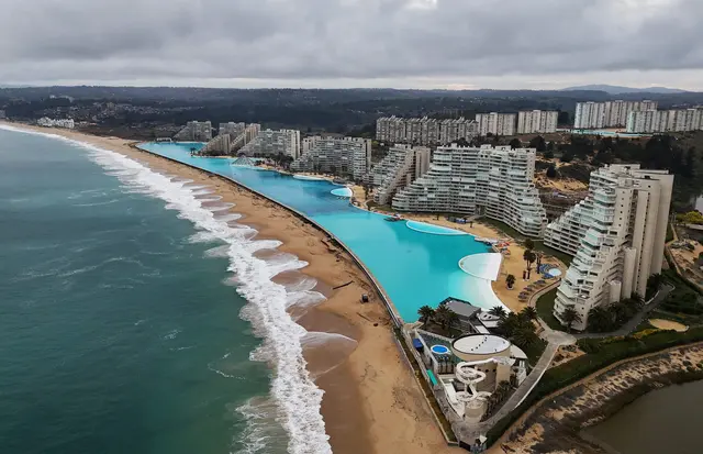 Die "San Alfonso de Mar"-Lagune in Chile umfasst eine Wasseroberfläche von rund 80.000 Quadratmetern.  | Foto: APA-Images / AFP / RODRIGO ARANGUA