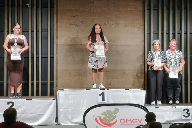 Eva Graser holt Bronze bei Staatsmeisterschaft in Bischofshofen (ganz rechts). | Foto: Graser