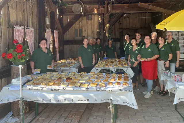 Das Strudelbacken der Frauenbewegung Heimschuh in der Schratlhütte erfreute sich auch in in diesem Jahr großer Beliebtheit. | Foto: Frauenbewegung