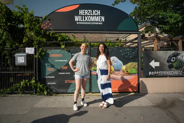 Die zoologische Leiterin Helga Heinz und ARGE-Präsidentin Nadja Ziegler freuen sich auf die Eröffnung.  | Foto: Kaja Sade Jerabek/MeinBezirk