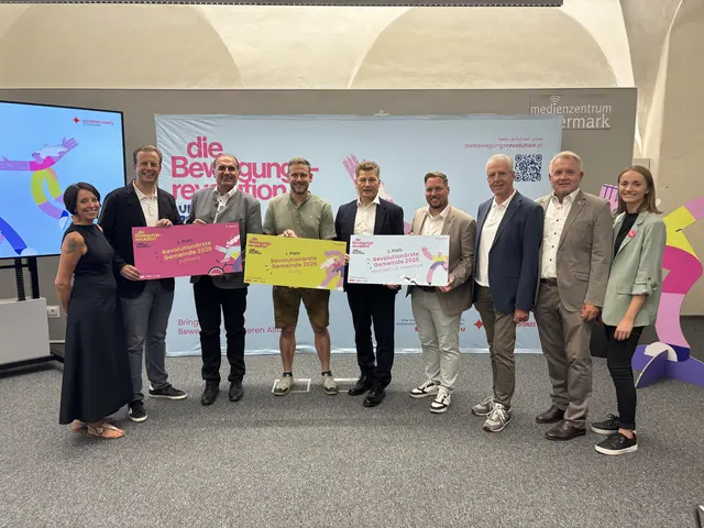 Die "revolutionärsten Gemeinden" der Steiermark Floing, Kumberg und Neumarkt in der Steiermark freuen sich gemeinsam mit Vertretern der Politik sowie des Gesundheitsfonds Steiermark über ein bewegungsintensives Jahr. | Foto: MeinBezirk