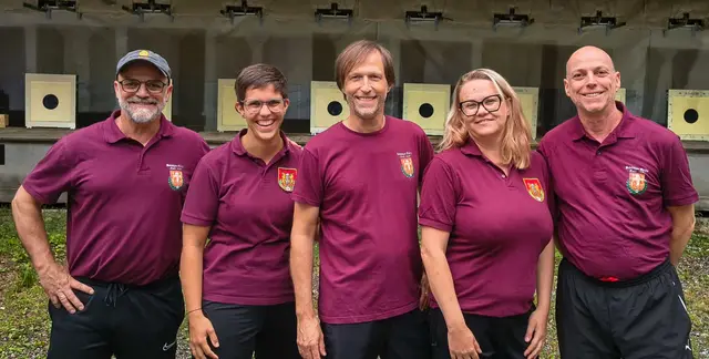 Mit Willy Sailer, Kathrin Wild, Sigmar Kahlen, Lenka Drugowitsch und  Rudi Sailer war der Verein mit fünf Schützinnen und Schützen vertreten  | Foto: Sigmar Kahlen