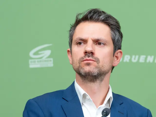 Je stärker sich die Klimafolgen verschärfen, desto größer wird die Belastung für Staat, Wirtschaft und Haushalte werden, betont der Budgetsprecher der Grünen Jakob Schwarz. | Foto: APA-Images / SEPA.Media / Michael Indra