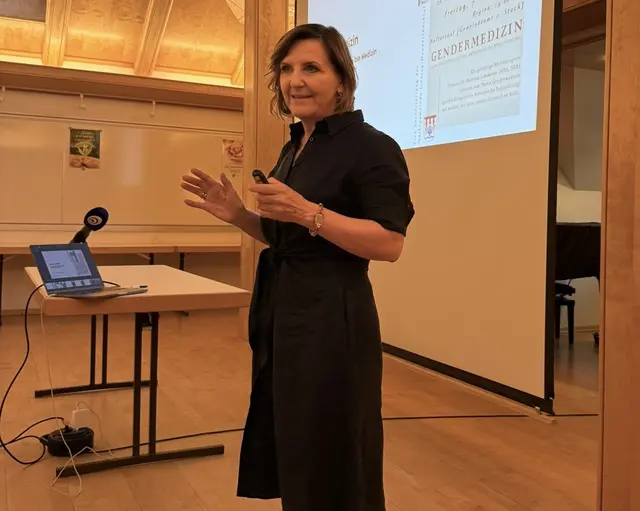Die gebürtige Altirdningerin, Primaria Martina Lemmerer, hielt den Vortrag. | Foto: Marktgemeinde Irdning-Donnersbachtal