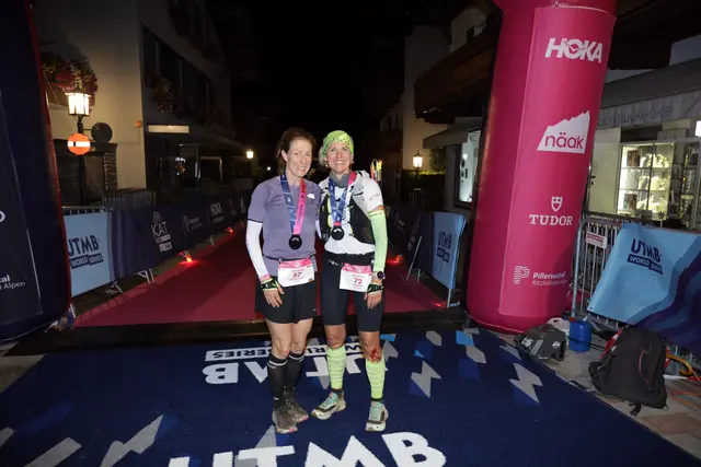 Glückliche Damen-Sieger-Duo. | Foto: Carlos Iturbe