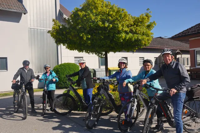 Bei strahlendem Frühlingswetter trafen sich am 26. April mehr als 100 motivierte Teilnehmer in Waldhausen zum gemeinsamen Start der OÖ Bewegungs-Challenge. Eine Veranstaltung der Gesunden Gemeinde Waldhausen.  | Foto: Gesunde Gemeinde Waldhausen