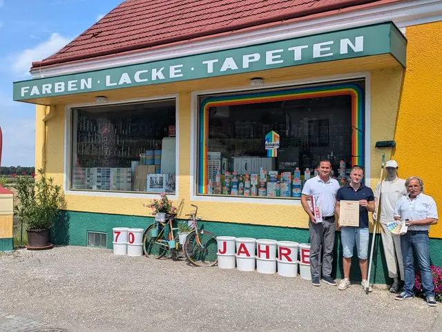 Bezirksstellenobmann Christian Bauer mit Matthias und Josef Spiegl. | Foto: WKNÖ