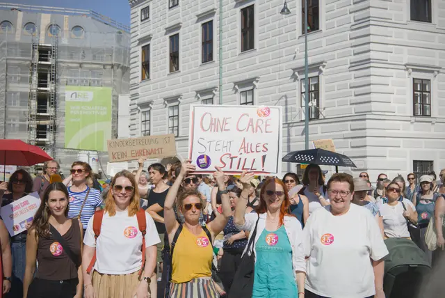Faire Bezahlung, gerechte Verteilung von unbezahlter Sorgearbeit, ausreichende, leistbare und hochwertige elementarpädagogische Angebote und vieles mehr, das sind die Forderungen des Aktionsbündnis FRAUEN*Streiken. | Foto: FRAUEN*Streiken