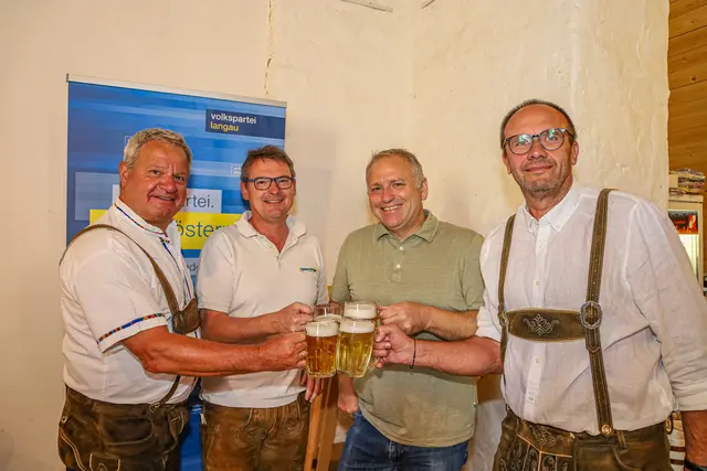 Bezirksgeschäftsführer Herbert Gschweidl, Abgeordneter Fanz Linsbauer, Bürgermeister Daniel Mayerhofer und Vizebürgermeister Karl Dietrich-Sprung. | Foto: Gemeinde Langau