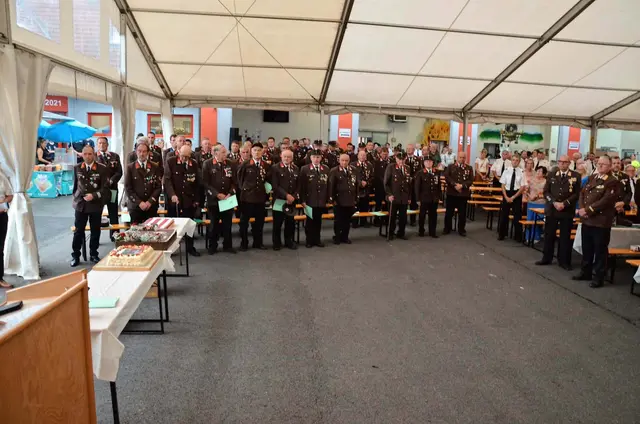 Beim Feuerwehrfest in Heiligenkreuz am Waasen bildete die Ehrung verdienter Feuerwehrmitglieder einen besonderen Höhepunkt. | Foto: BM Herbert Krenn, OLM Andreas Fruhmann