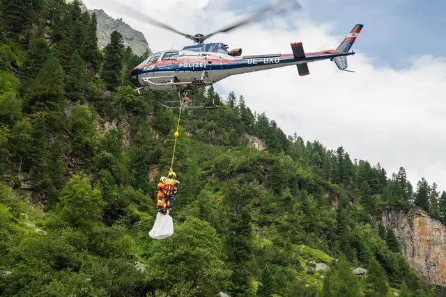 Polizeihubschrauber als Unterstützung | Foto: OVI Moritz Scharler