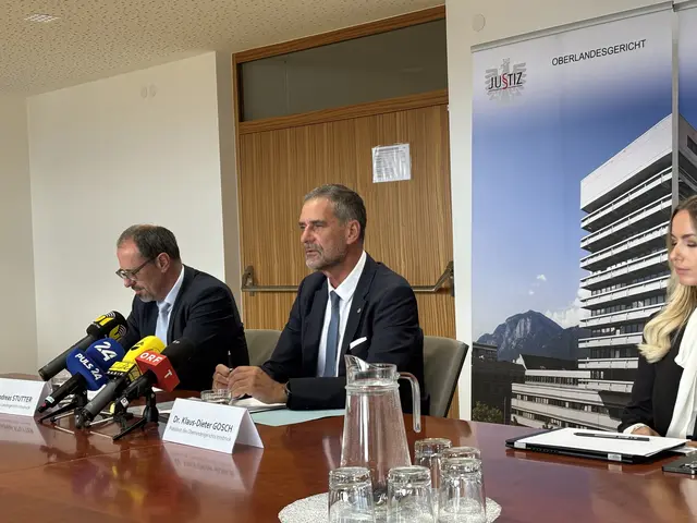 Andreas Sutter, Präsident LG Innsbruck und Klaus-Dieter Gosch, Präsident OLG Innsbruck gehen gegen Hass im Netz vor. | Foto: MeinBezirk