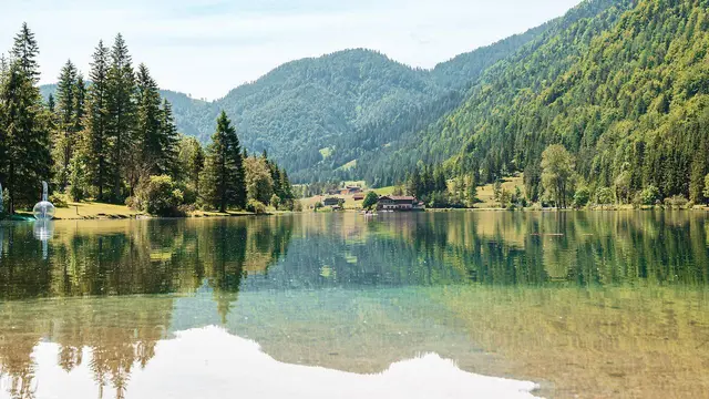 Badespaß am Pillersee: Ob Baden, SUP, Tretboot, Bogenschießen oder Hochseilklettergarten – am Pillersee kommt garantiert keine Langeweile auf. | Foto: Ringler 