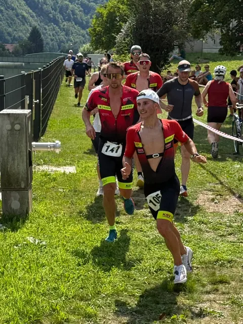 250 Meter Schwimmen, 18 Kilometer Radfahren und 4,4 Kilometer Laufen galt es beim Triathlon in Röthelstein zu bewältigen. | Foto: STT Röthelstein