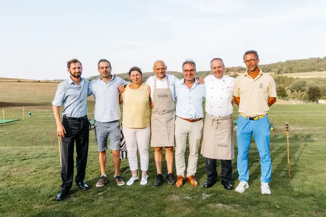 Raphael Eichhorn (Eichhornhof), Matthias Wolf (Weinbau Wolf), Manuela Eichhorn, René Zimmermann, Tom Bauer, Herbert Hettegger und Peter Vargo (Diamond Club Ottenstein). | Foto: Waldviertel Tourismus, Matthias Streibel