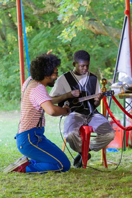 Gemeinsam musizieren und Neues ausprobieren: Der Sommercircus schafft Raum für Begegnung und Kreativität. | Foto: K.Rupp/Rote Nasen