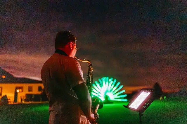 Für besondere künstlerische Akzente sorgte Lichtkünstler Leo Bettinelli mit seinen Lichtinszenierungen die musikalisch begleitet wurden. | Foto: Waldviertel Tourismus, Matthias Streibel