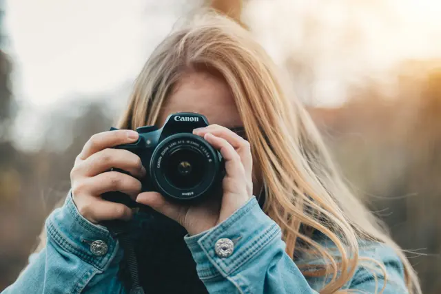 Der 19. August gilt daher als eine Art Geburtsstunde der Fotografie. | Foto: Unsplash/Christian Wiediger