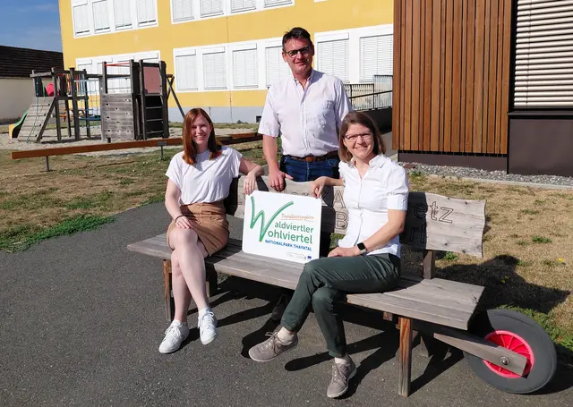 Neue Geschäftsführerin Verena Manhart, Obmann Franz Linsbauer und Projektmanagerin Daniela Zach. | Foto: LEADER