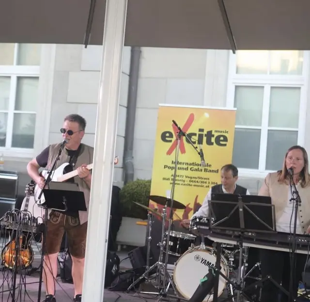 Mitreißende Stimmung herrschte bei den Auftritten von Didi Bresnigs Liveband "eXcite". | Foto: Stadtgemeinde/Elisabeth Kure