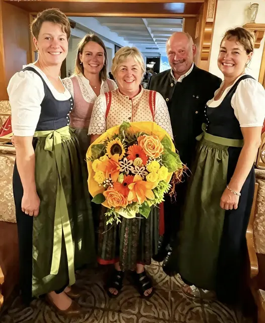 v.l: Bezirksbäuerin Christine Lintner, Monika Mittermeier, Annemarie Praschberger, Bürgermeister Christian Ritzer, Gebietsbäuerin Christine Salvenmoser | Foto: Johanna Weber 