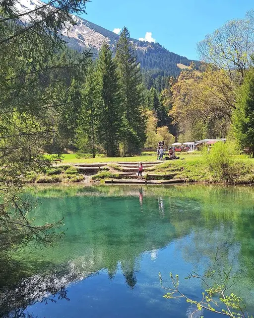 So idyllisch präsentiert sich der Fischteich normalerweise. | Foto: Waibl
