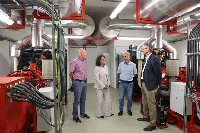 Jeweils sieben Stunden lang liefen die Notstromaggregate am LKH und an der CDK auf Hochtouren. | Foto: SALK / Franz Neumayr