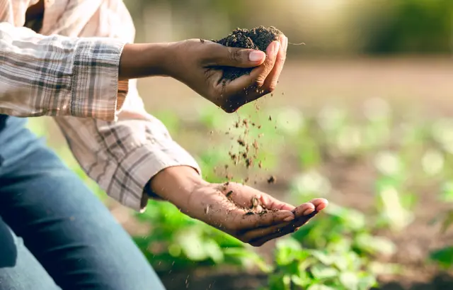 Unter dem Motto „Vielfalt schafft Zukunft!“ werden zertifizierte Biobetriebe, die biologische Landwirtschaft mit besonderem Einsatz und innovativen Ideen leben, gesucht. | Foto: Peopleimages/PantherMedia