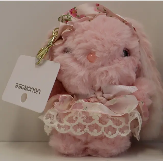 Sieht drollig aus, der kleine Hase, kann aber für Kinder zur Gefahr werden.  | Foto: UOUOROSE GmbH