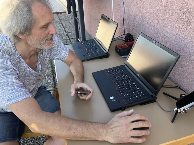 Karl Hofstetter mit seiner Livestream-Station | Foto: Stockmann