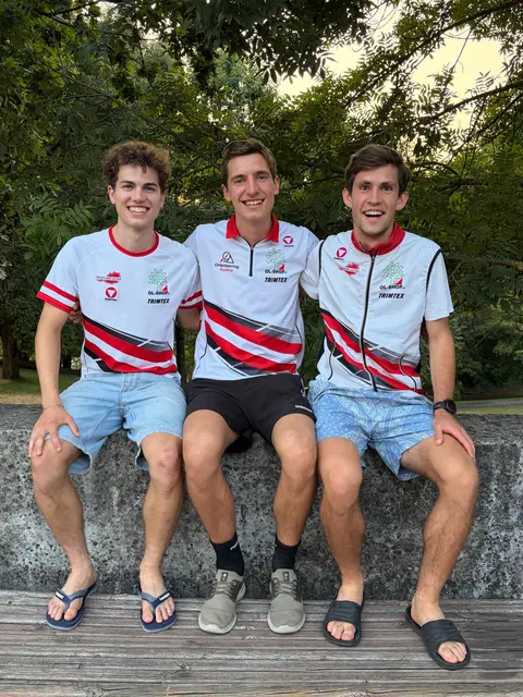 Die drei Leibnitzer Orientierungsläufer Simon Tobler, Moritz Czech und Lukas Novak zeigten groß auf.  | Foto: Leibnitzer AC