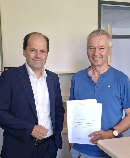 Hofrat Peter Seewald verabschiedete Martin Lederer. | Foto: zVg.
