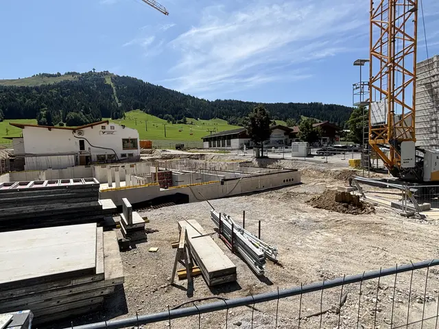 Großbaustelle an der Bergbahn-Talstation. | Foto: Klaus Kogler