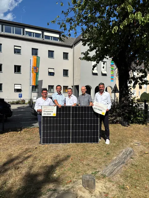 Vorstand der Energiegemeinschaft Vöcklabruck: Stefan Mair, David Soucek-Hoffmann, David Binder, Stefan Hindinger und Peter Schobesberger (v.l.). | Foto: Alexandra Öhlinger/Stadt &amp; Kultur Vöcklabruck GmbH